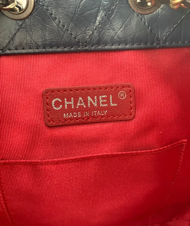 CHANEL Wandering Backpack Model: 94485#: Size 20X7X23CM