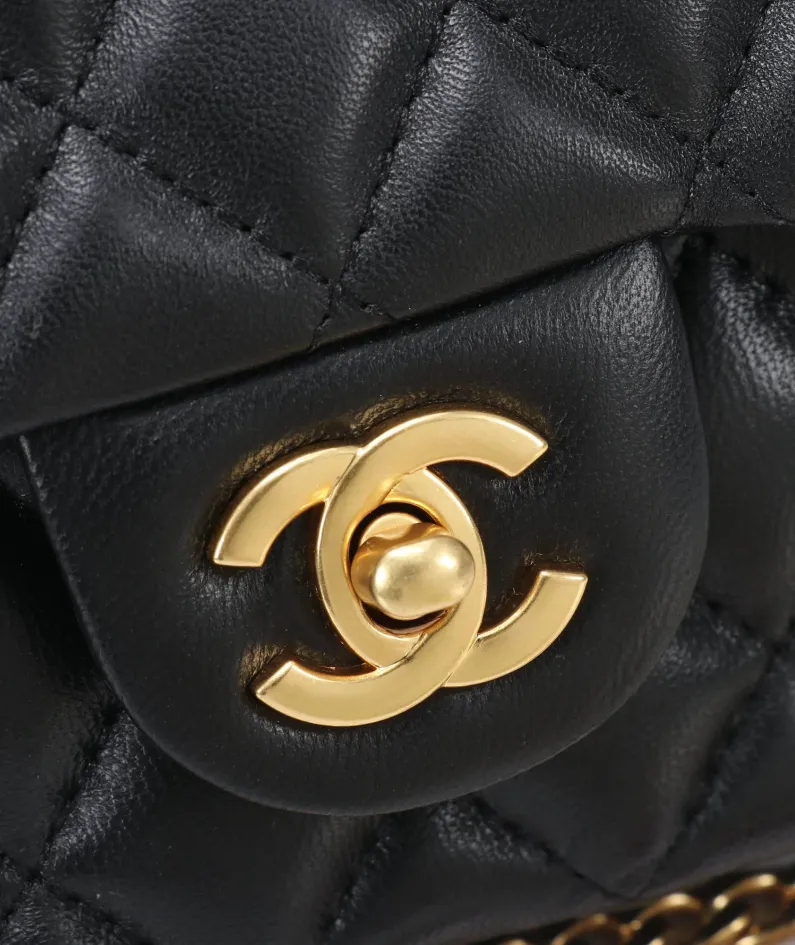 Chanel Stone Chain Bag Size: 21/13/6 Style: 611