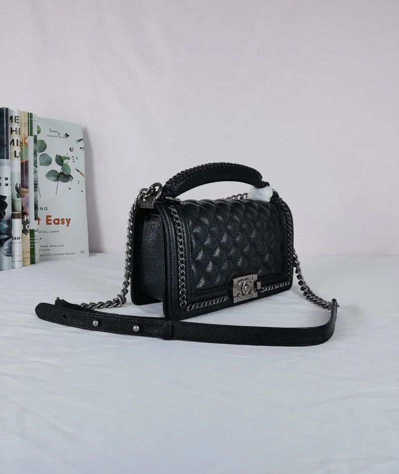 Lambskin Size: 25*16*9cm Style: 67086-1