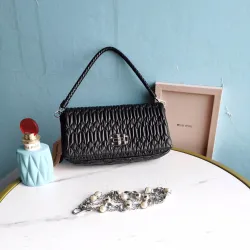 Miu Miu diamond chain bag size: 22.5, 4.5, 12