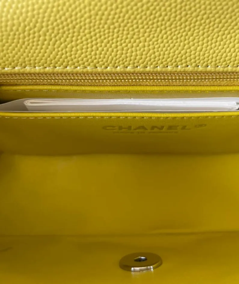 Light Silver Metal Bag Size: 20cm Ident No.: 01116