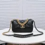 Chanel Style: 9009. Size: 20cm.