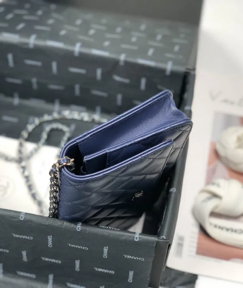 Lambskin Shoulder Chain Bag Style Number: 33814