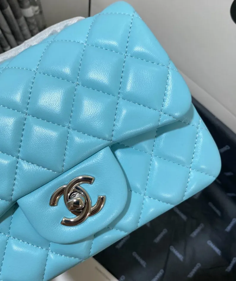 Lambskin Model: 1115 Size: 17cm