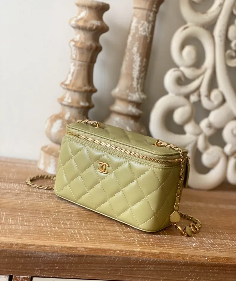 Chanel Size: 16.5cm Style Number: 81226