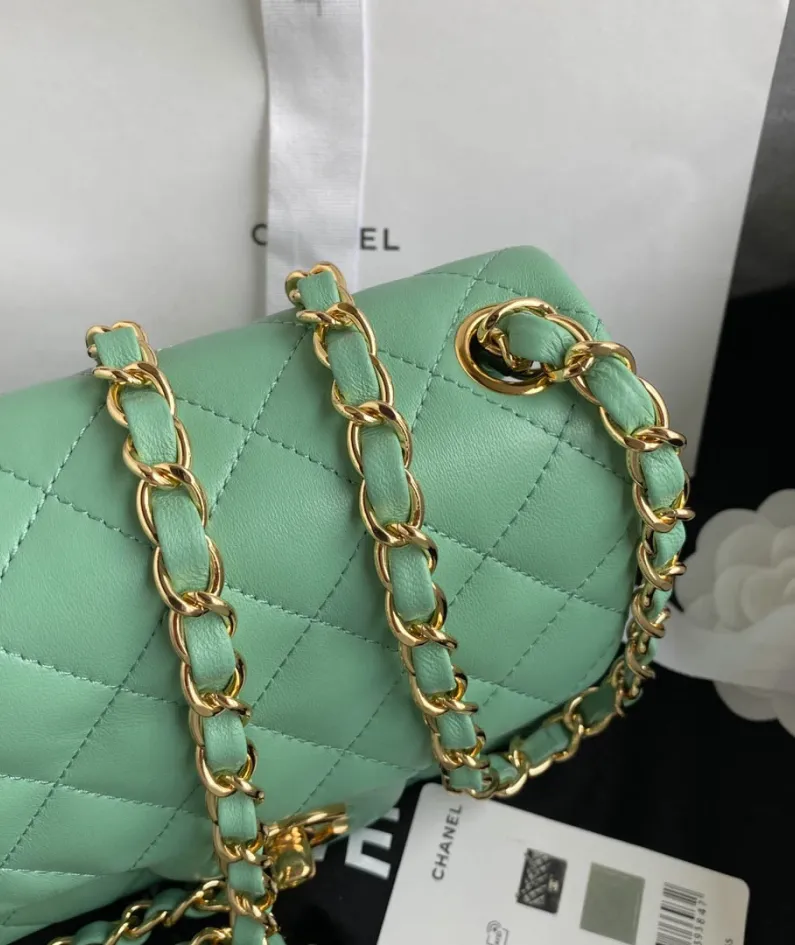 Lambskin Model: 1115 Size: 17cm