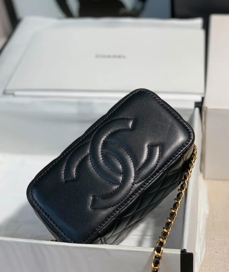 Chanel Sheepskin Bag Size: 16*9.5*8