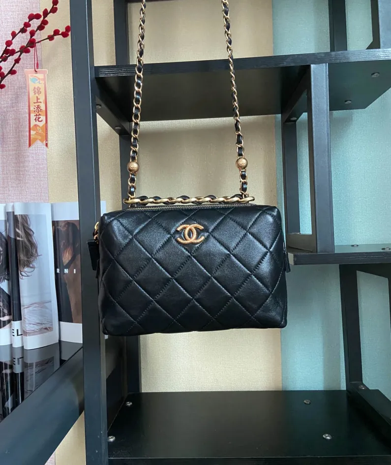 CHANEL Size: 22*10*15
