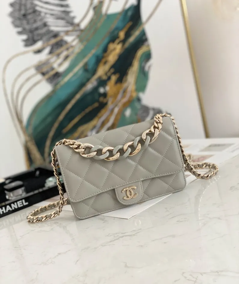 Lambskin Size: 19cm Style: 81171