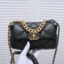 Chanel Style: 9009. Size: 20cm.