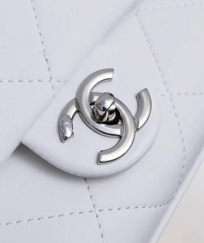 Chanel Style: 9067 Size: 26x23cm