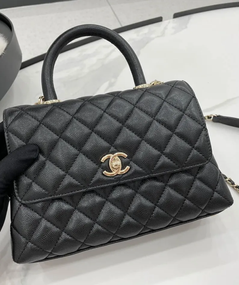 Chanel Size: 19cm*23cm*28cm Model: AS2215/92990/92991