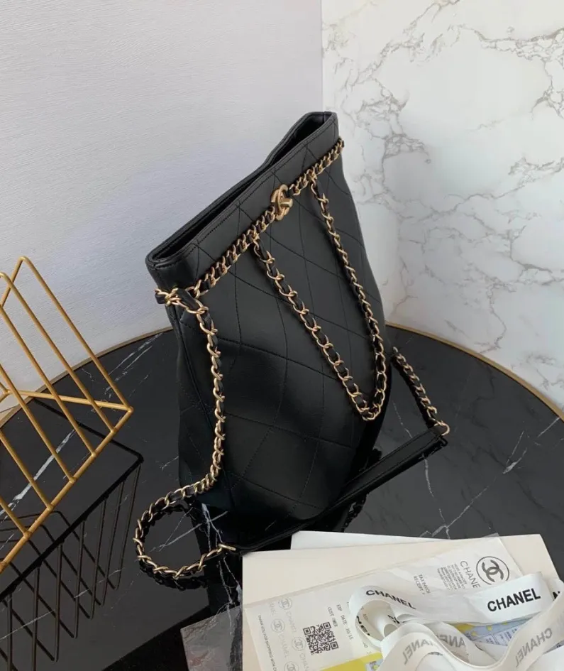 CHANEL Size: 28*26*14CM