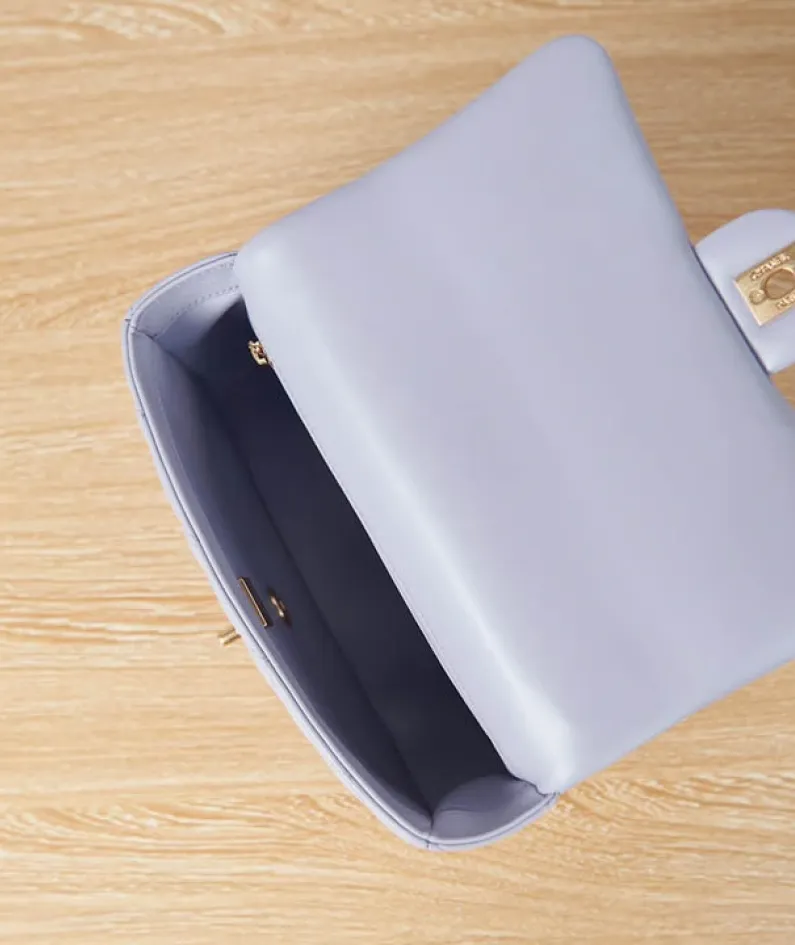 Chanel One Shoulder Crossbody Model Number: AS3114 Size: 16-22-7cm
