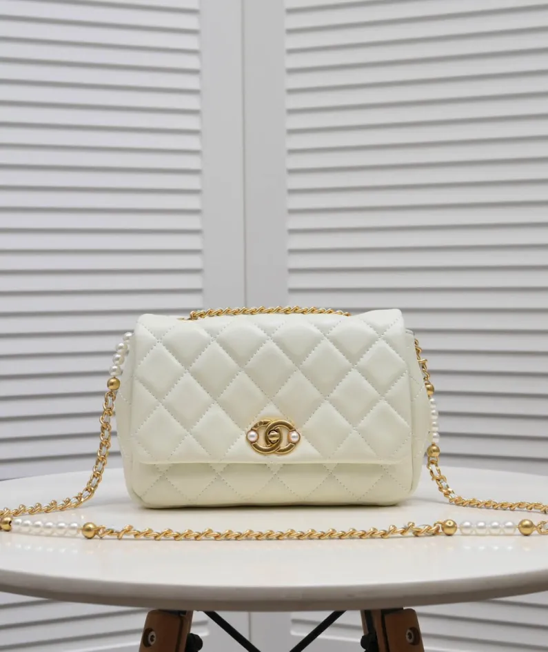 CHANEL Size: 23*13*7cm