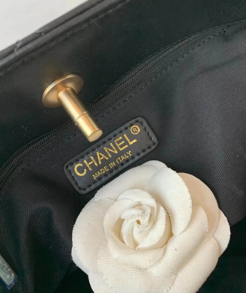 CHANEL Size: 28*26*14CM