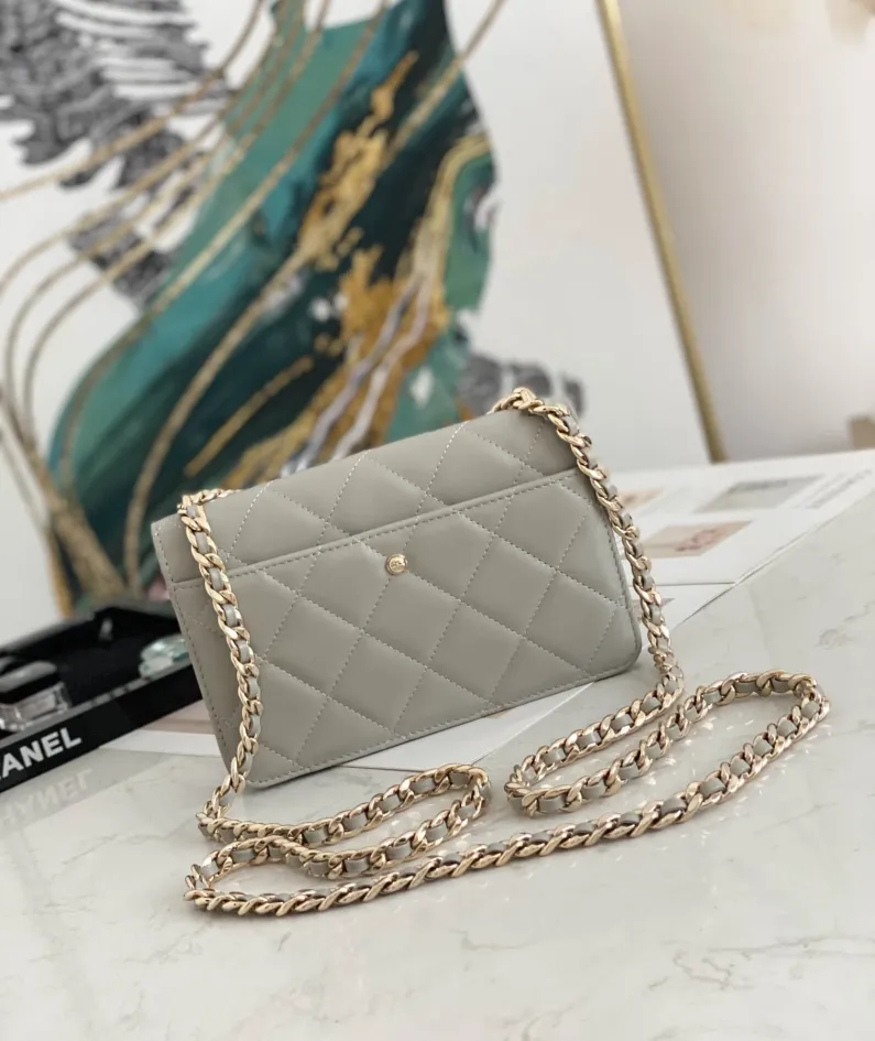 Lambskin Size: 19cm Style: 81171