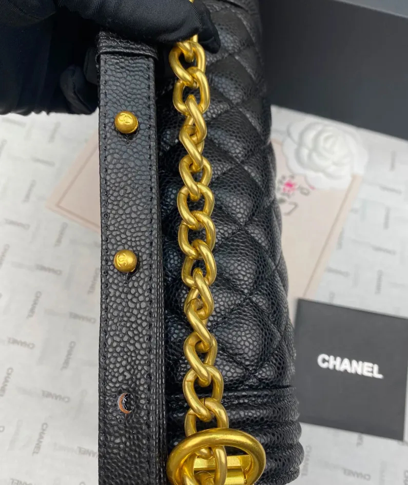 Gilt Buckle Series Style: 67086 Size: W25*H14-16*D7.5