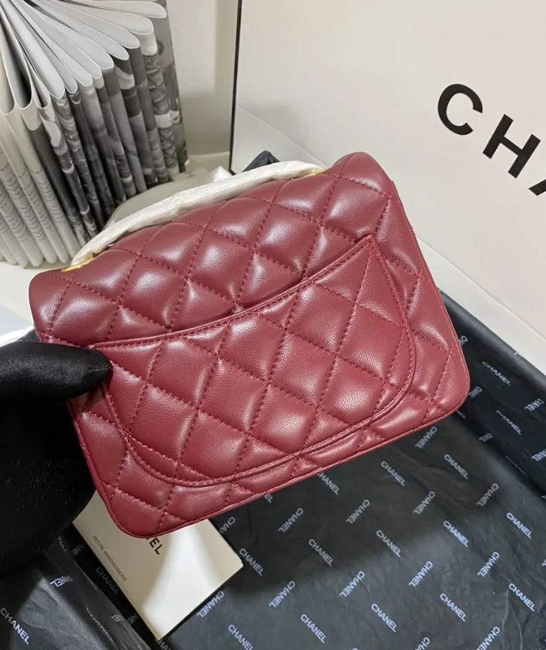 Lambskin Model: 1115 Size: 17cm