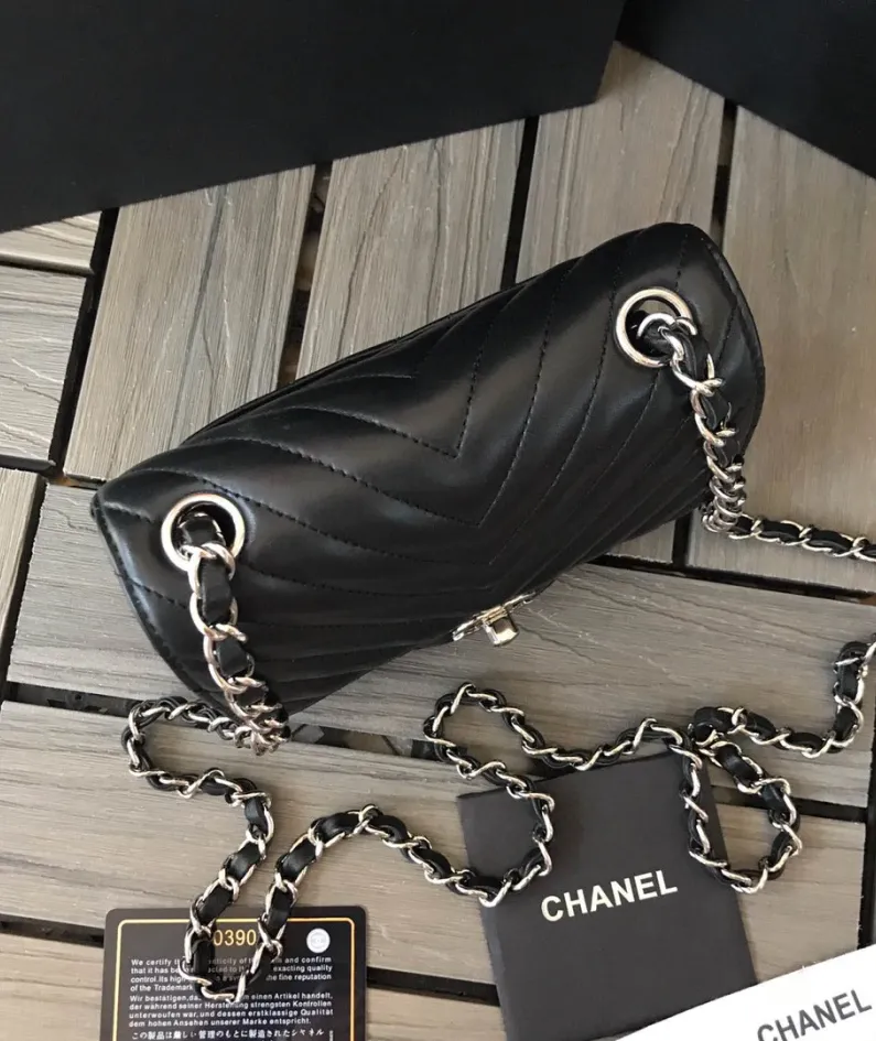 Chanel Small Sachet Size: 17cmChanel Model: 1115#