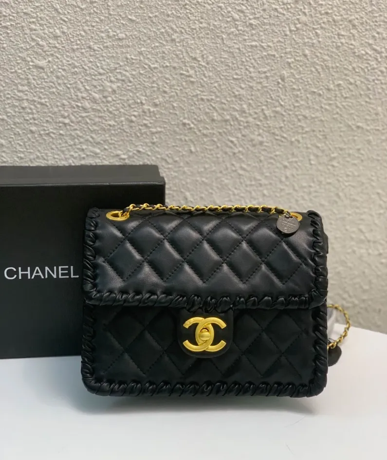 Lambskin Size: 24cm