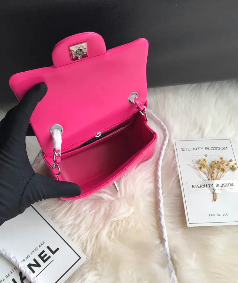 Lambskin Model: 1115 Size: 17cm