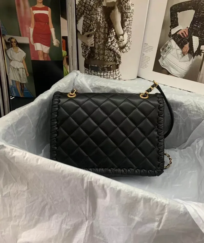 Chanel Tofu Bun Size: 22cm Style: AS2496