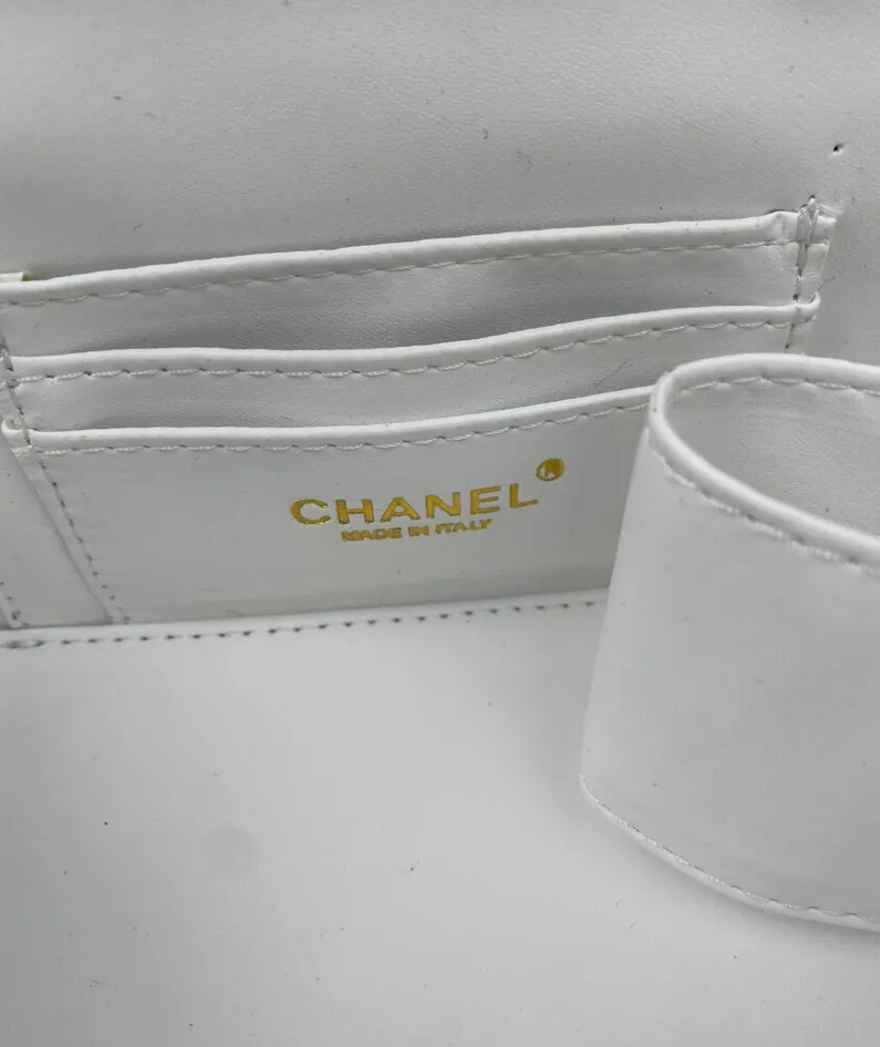 Chanel Small Square Bag Model: 8828 Size: 18/10/9
