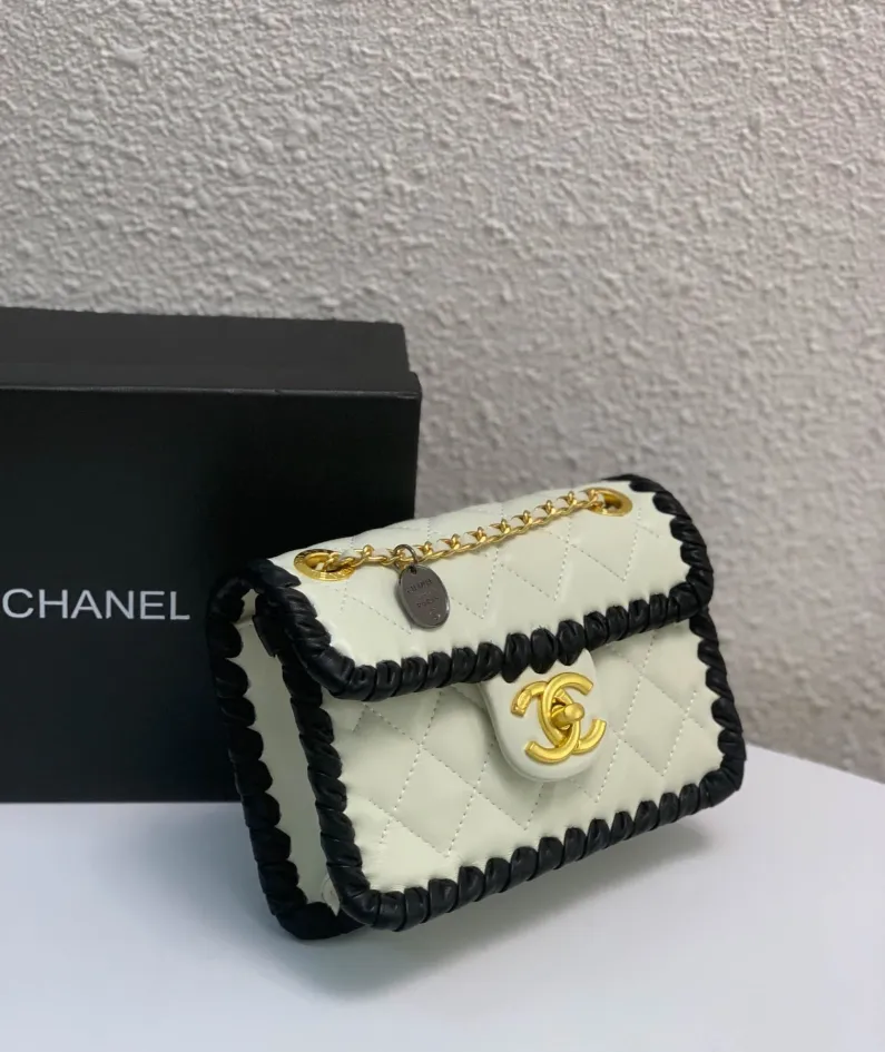 Lambskin Size: 19cm