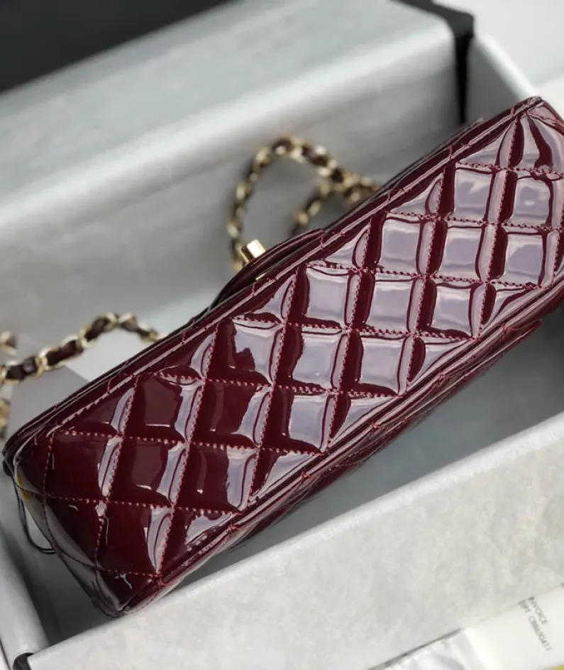 Chanel Patent Leather Pouch Model: 1116 size: 20cm