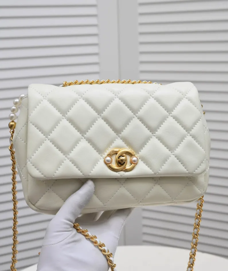 CHANEL Size: 23*13*7cm