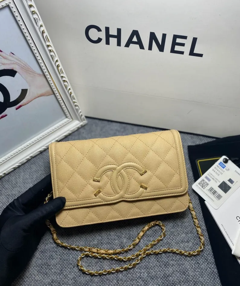 Cross bag gold buckle Model: 82003 Size: 19cm