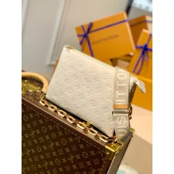 Louis Vuitton Item No.: M57793 Size: 26x20x12cm