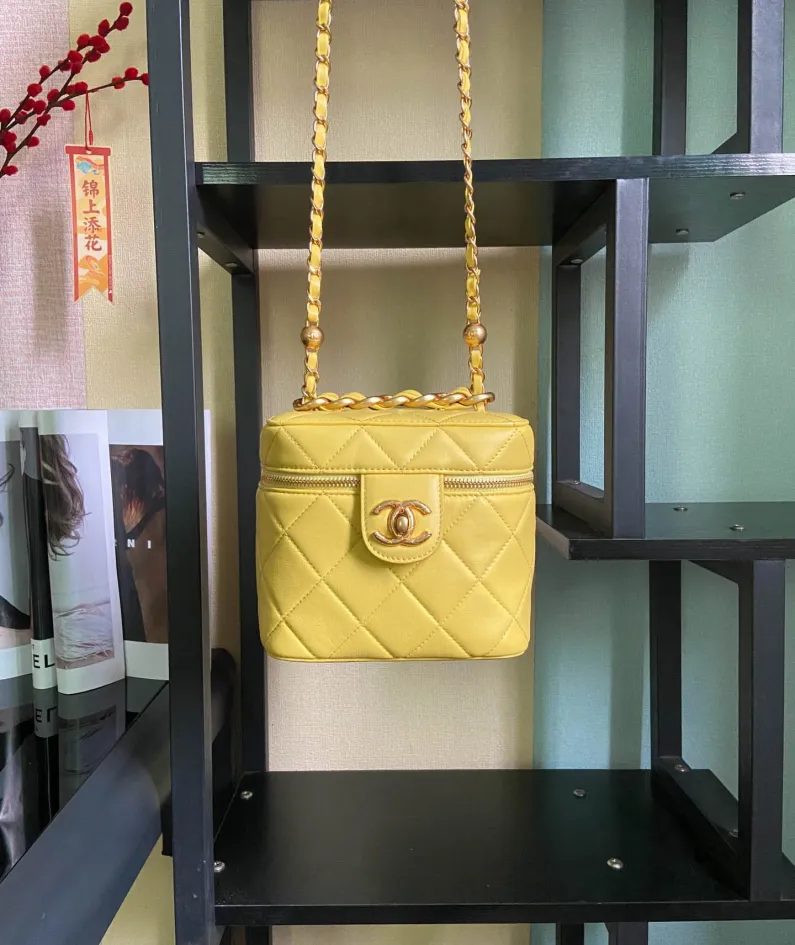 CHANEL size 16.5/16.5/15
