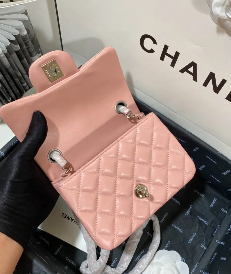 Lambskin Model: 1115 Size: 17cm