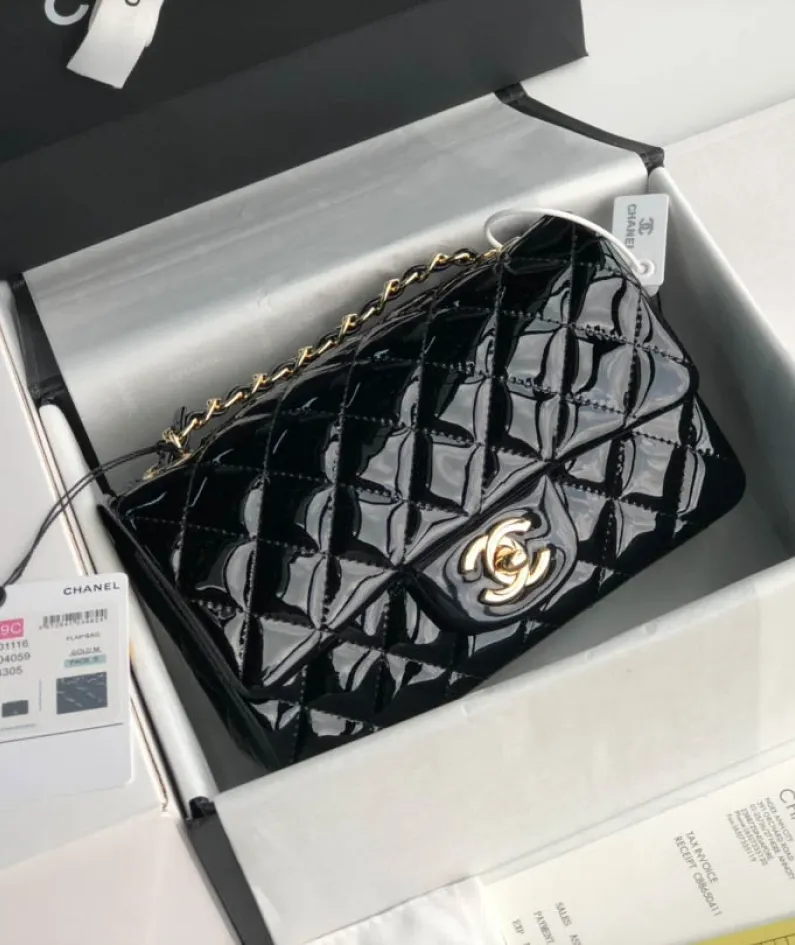 Chanel Patent Leather Pouch Model: 1116 size: 20cm