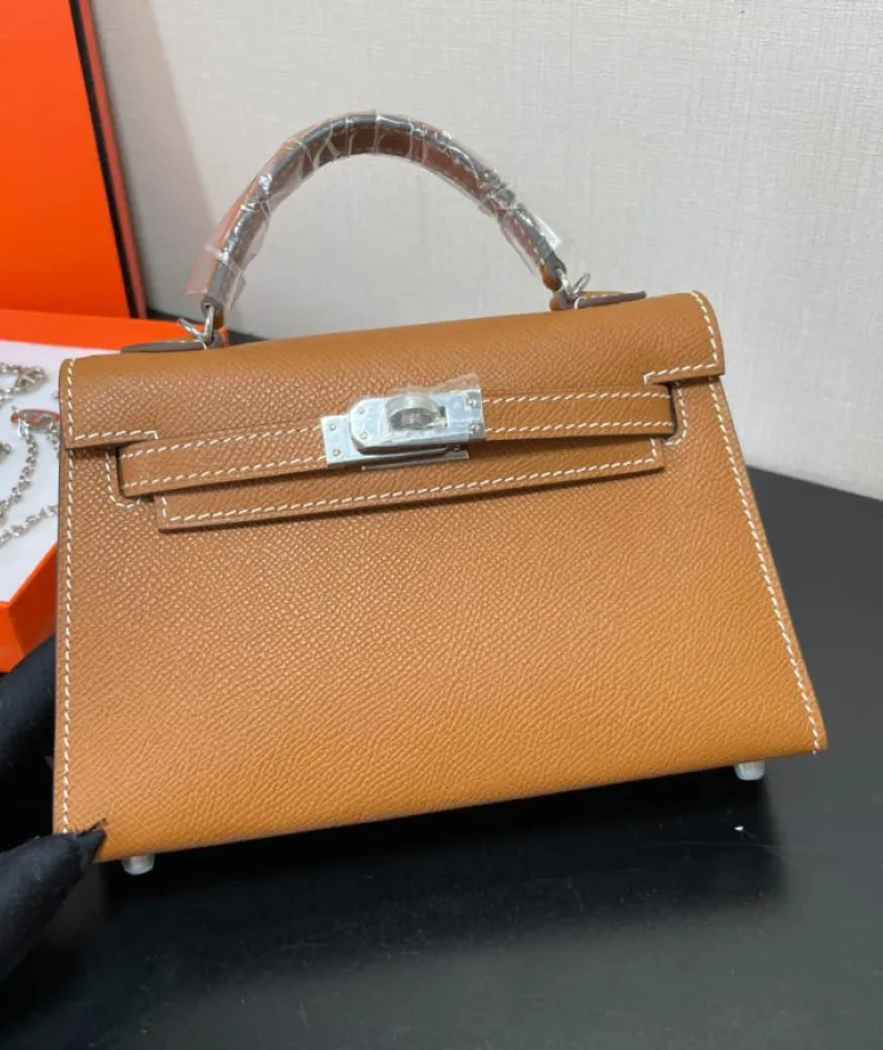 Mini Size: 21cm