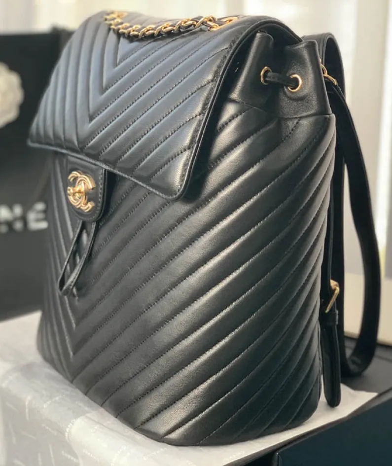 CHANEL Sheepskin Model: 91122# Size: 30X25X15CM