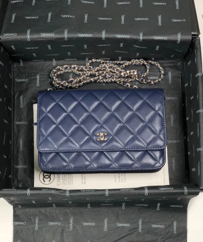 Lambskin Shoulder Chain Bag Style Number: 33814