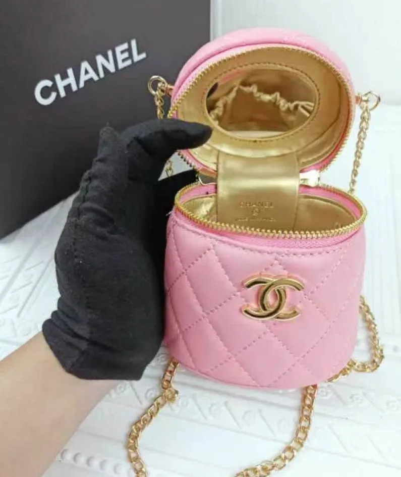 Chanel Vintage Cosmetic Bag Size: 12x11cm, Style: 212