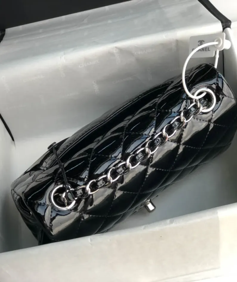 Chanel Patent Leather Pouch Model: 1116 size: 20cm