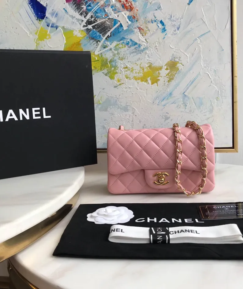Lambskin Small Bag Size:20X13x7cm Model: 1116