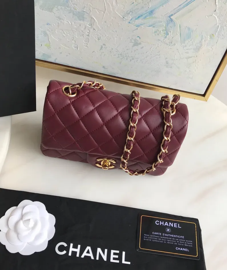 Lambskin Small Bag Size:20X13x7cm Model: 1116