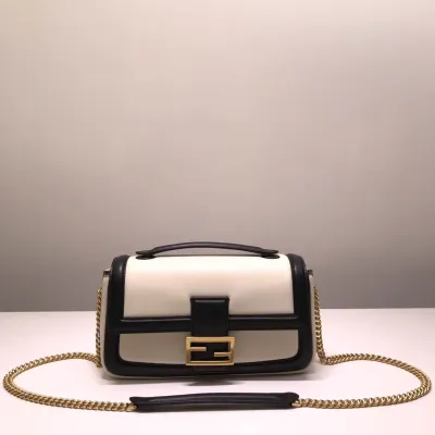 BAGUETTE Handbag Size: 26*6*15cm
