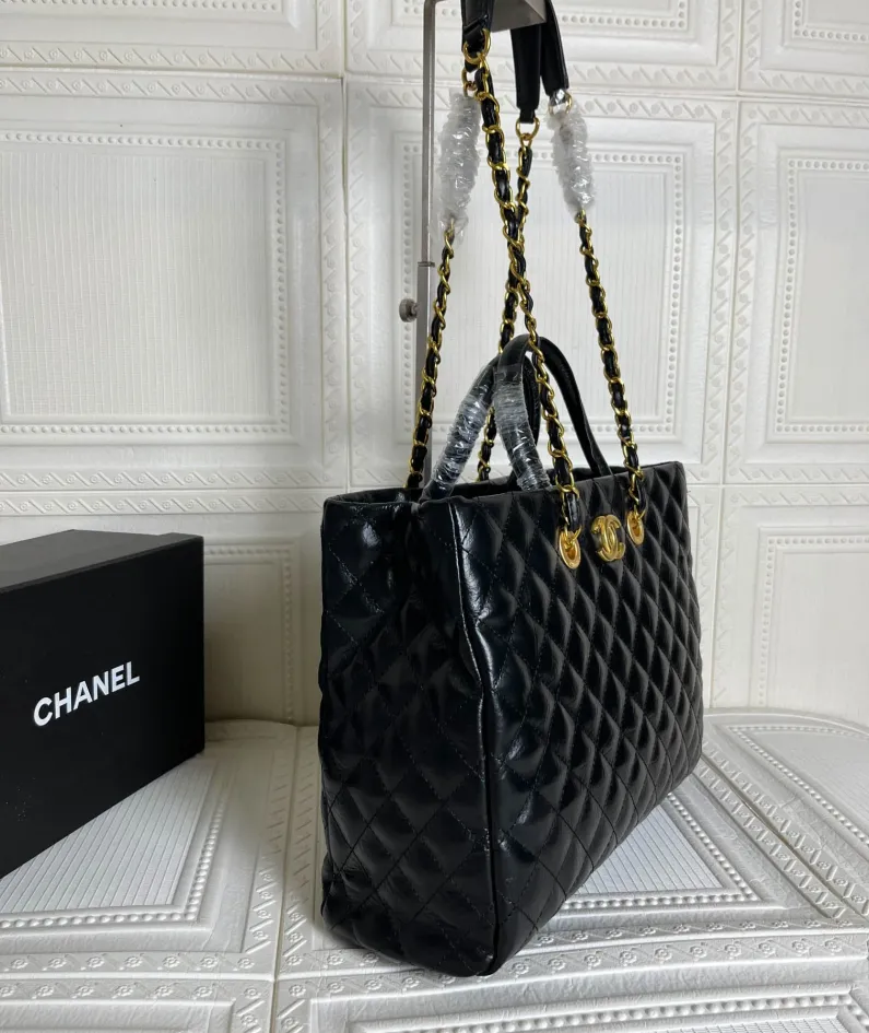 CHANEL palm pattern Size: 35*30*13 Style: 8007