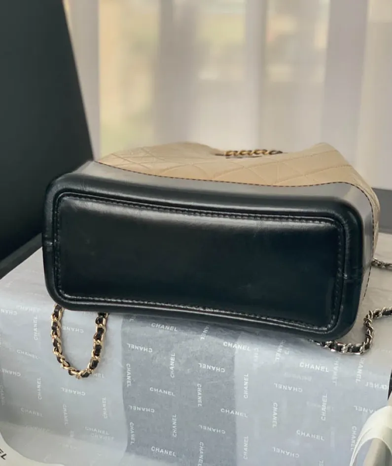 CHANEL Wandering Backpack Model: 94485#: Size 20X7X23CM