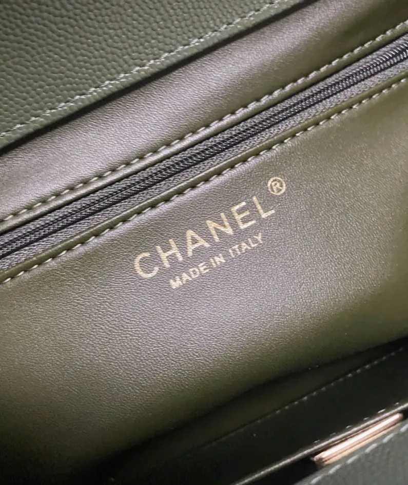 CHANEL Pearl Ball Size: 19x7x14cm No. 93749 Matcha Green