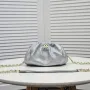 Chanel size: 22x16cm
