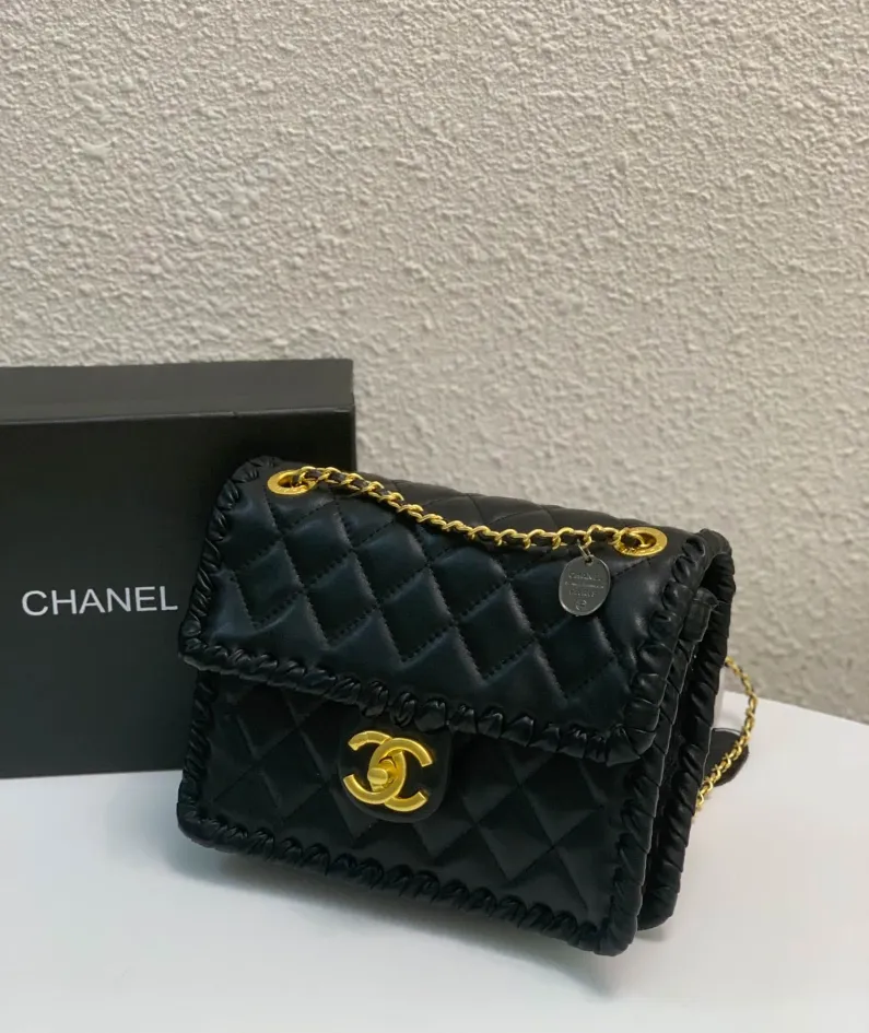 Lambskin Size: 24cm