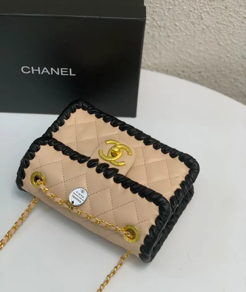 Lambskin Size: 19cm